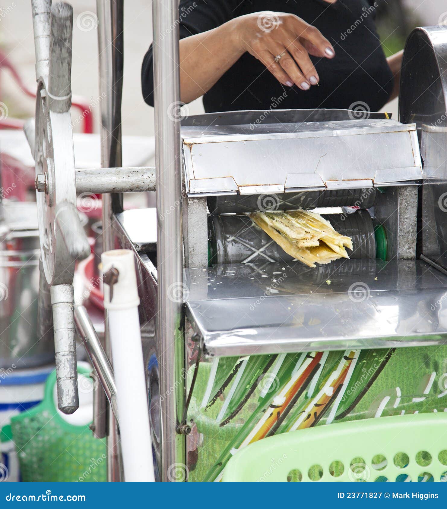 Mulching sugarcane stock image. Image of refreshing, vendor 23771827