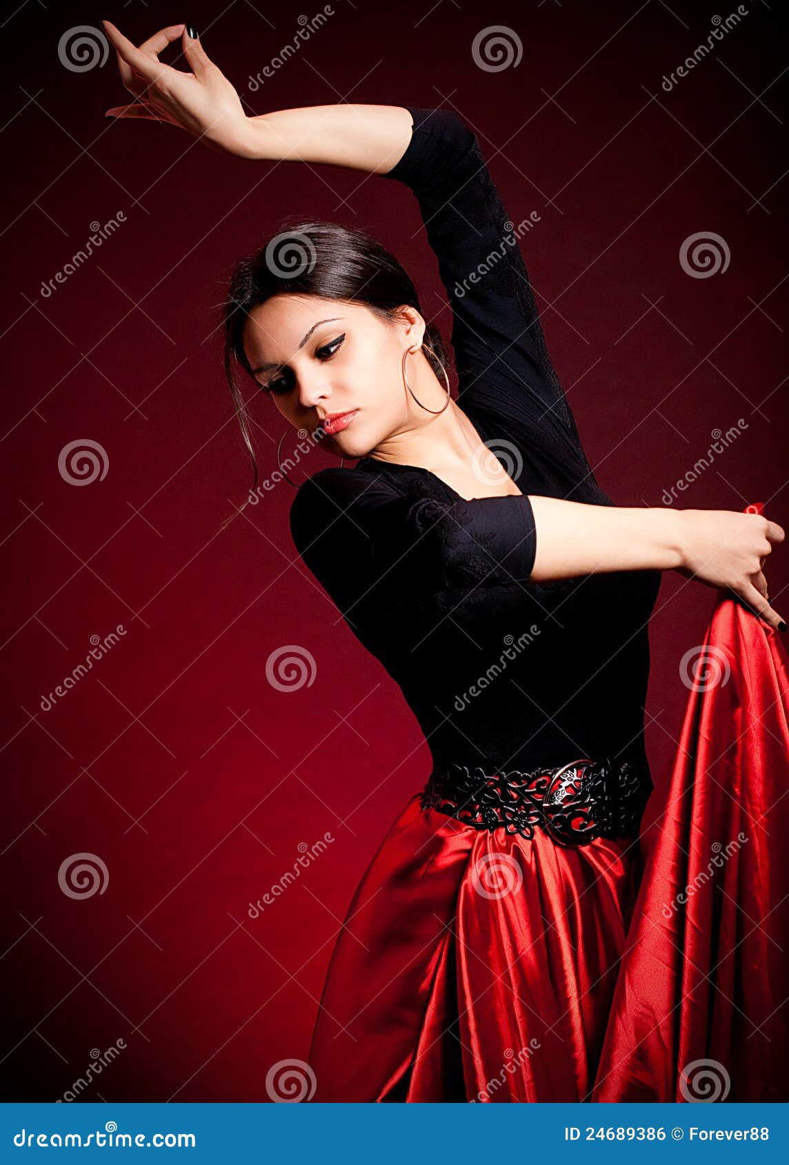 Mulher Bonita De Carmen Do Flamenco Foto De Stock Imagem De Quente Roupa 24689386