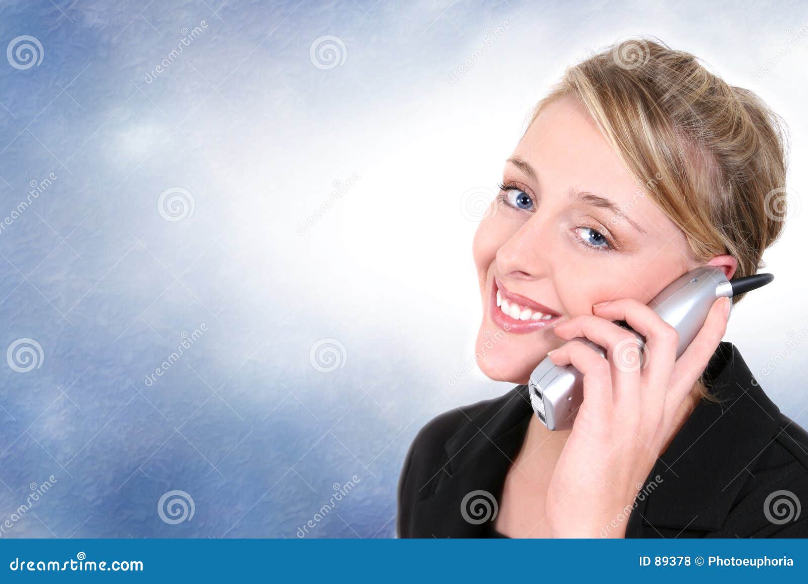 conversa ao telefone ou por telefone conversa ao telefone ou por telefone