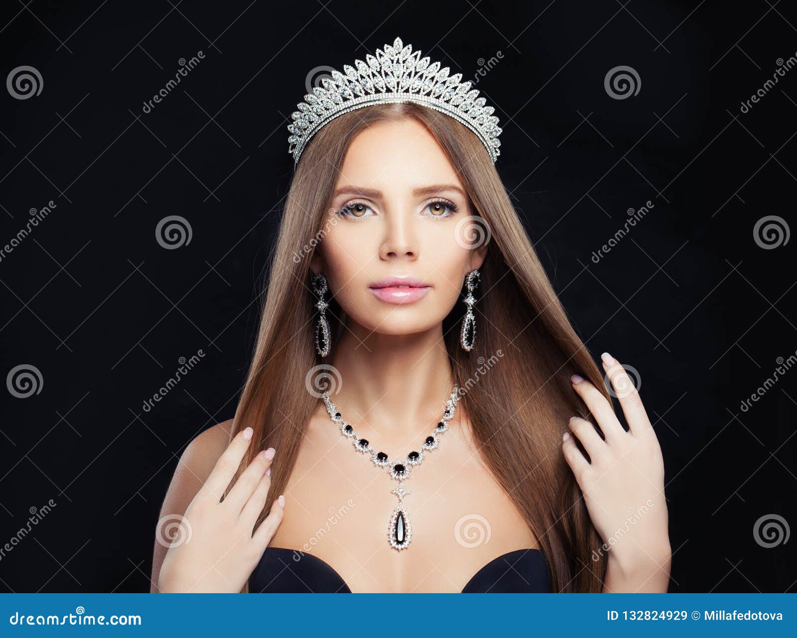 Tendências de Joalharia Bicolor: Misturando Ouro, Ouro Rosa e Ouro Branco  Juntos | GLAMIRA.africa, image size:1600x1282