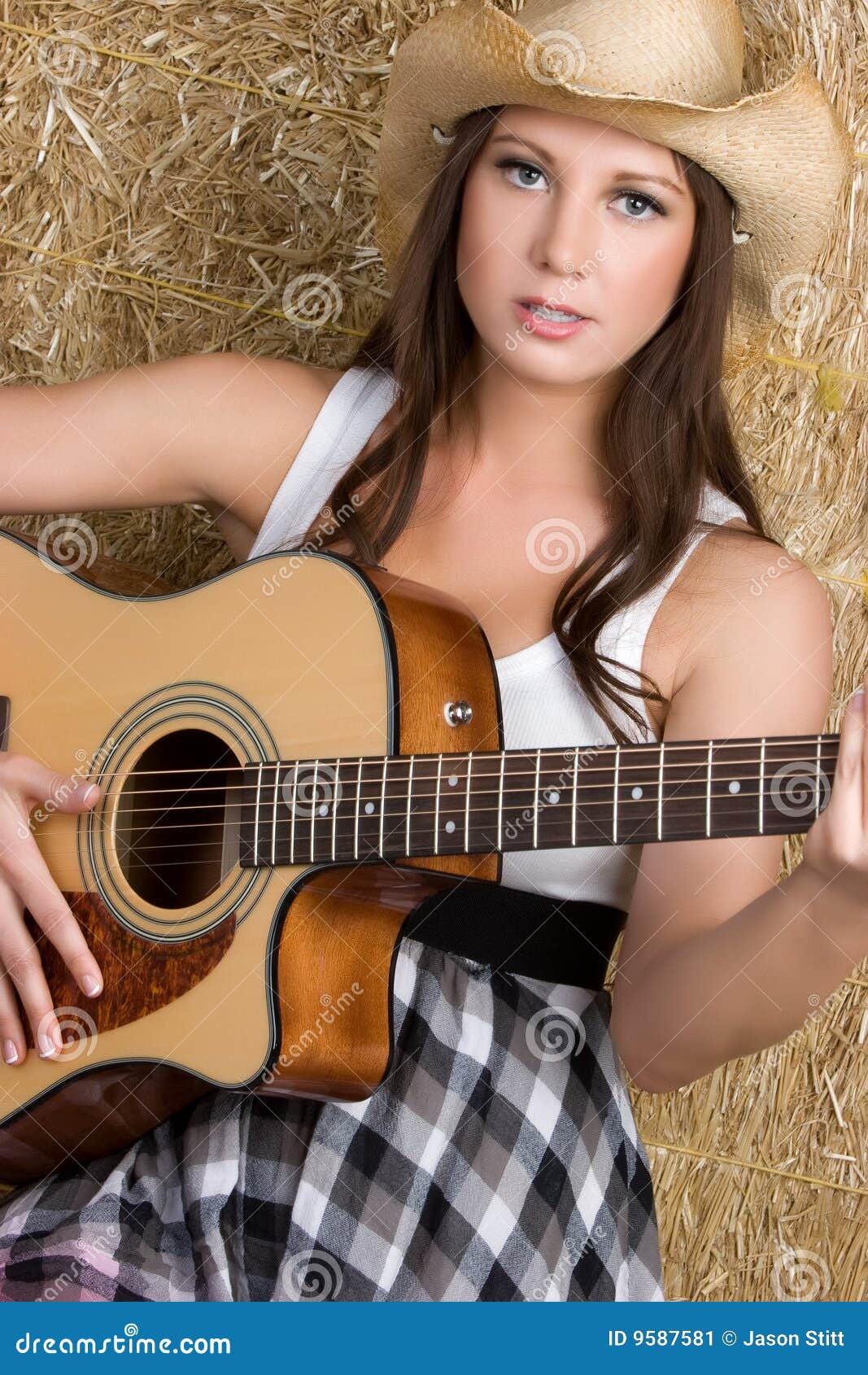 Mulher da música country imagem de stock. Imagem de guitarra - 9587581