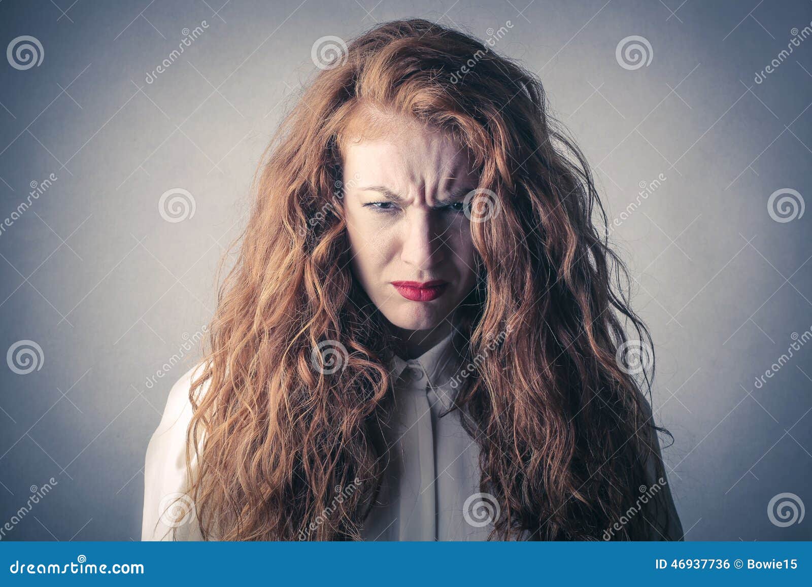 Mulher Desesperada E Irritada Foto de Stock Imagem de elegância, cara 46937736