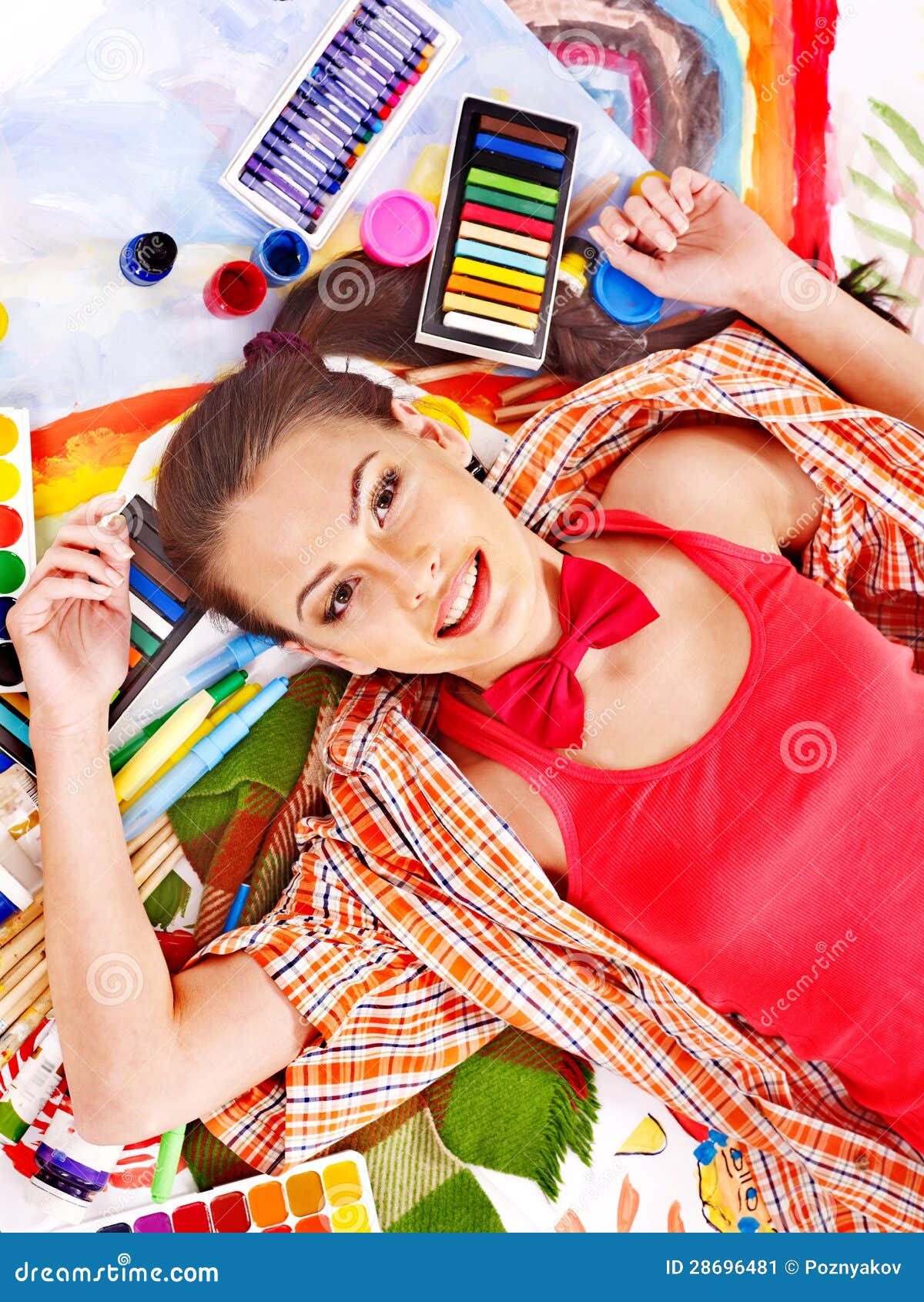 Mulher Do Artista Com Paleta Da Pintura Imagem De Stock Imagem De Lazer Menina