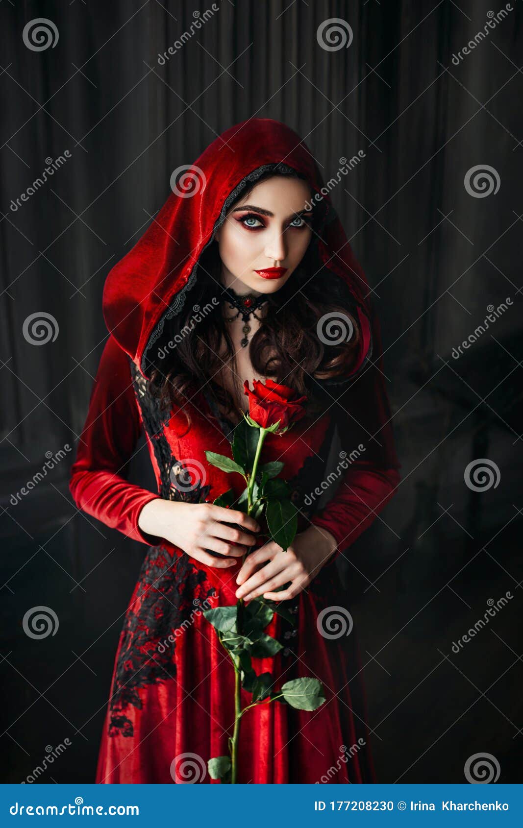 Gótico Bela Adormecida Princesa Medieval Vermelho e Preto vestido