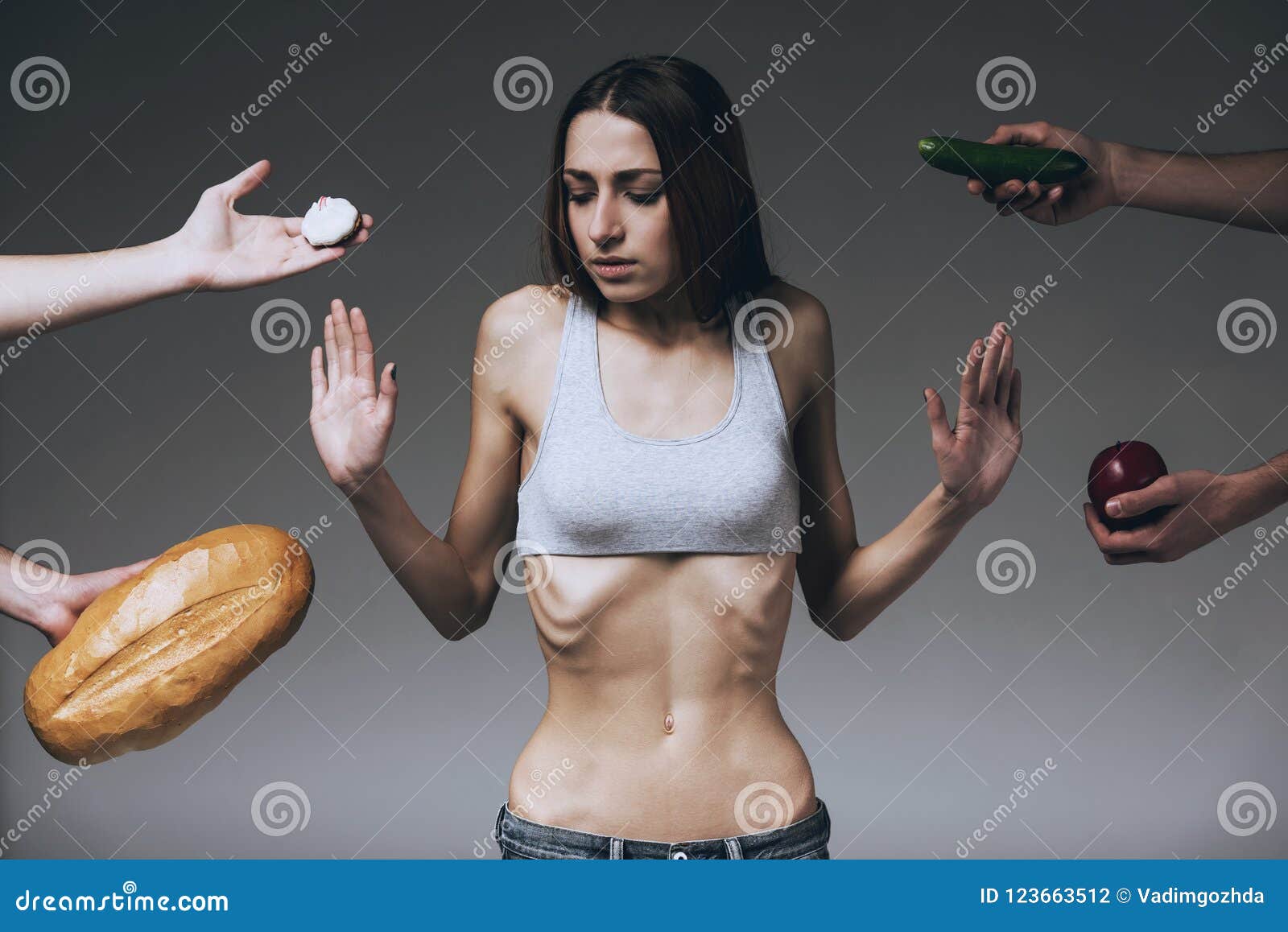 A Mulher Magra Recusa Comer Foto De Stock Imagem De Magra Recusa 123663512