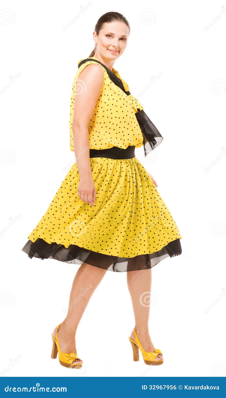 vestido amarelo adulto