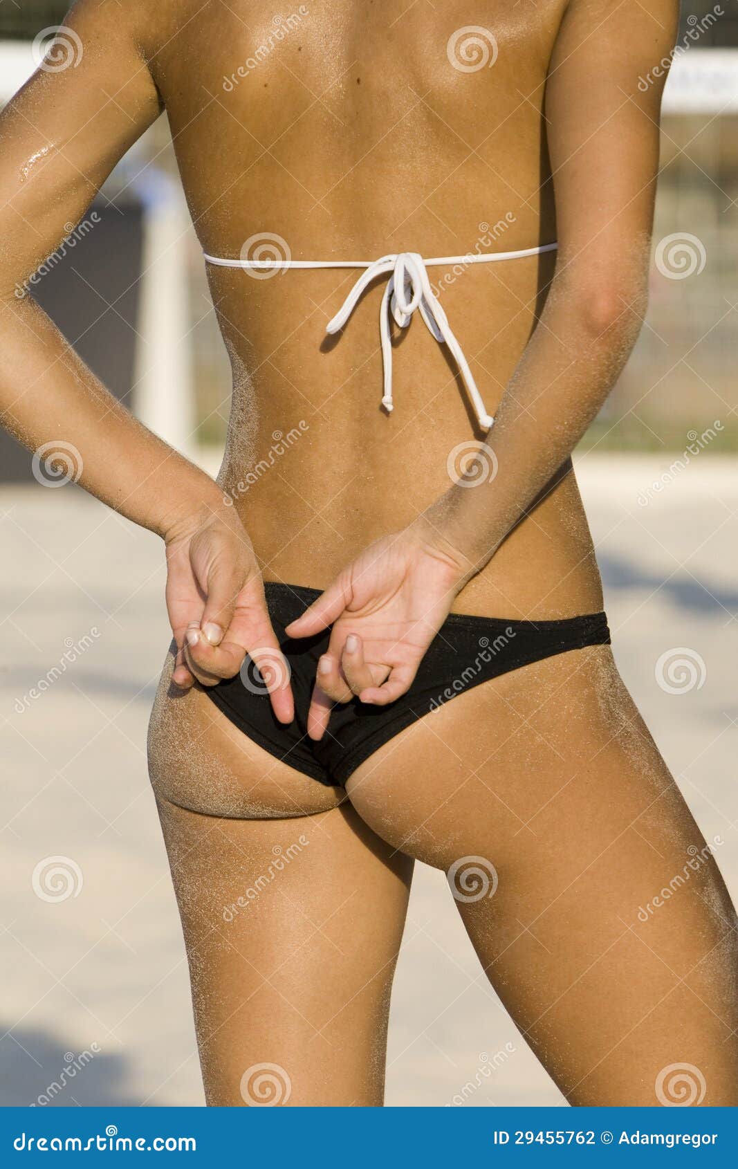 Mulher sexy Que Joga O Voleibol De Praia Foto de Stock - Imagem de praia,  sinais: 29455762