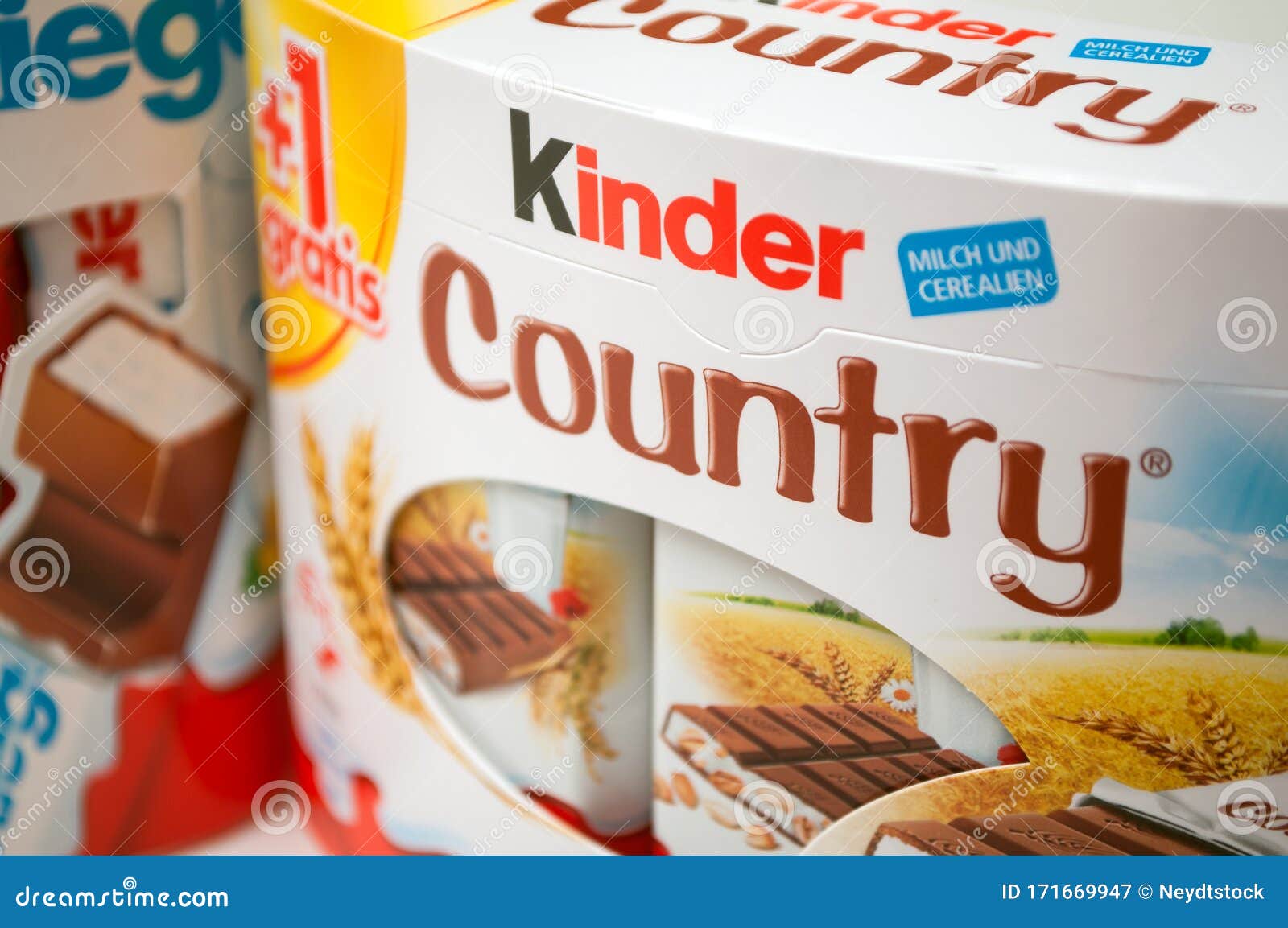 Kinder Country Chocolate Bar with Cereals by Ferrero Compagny on White  Background Editorial Photography - Image of business, cocoa: 171669947