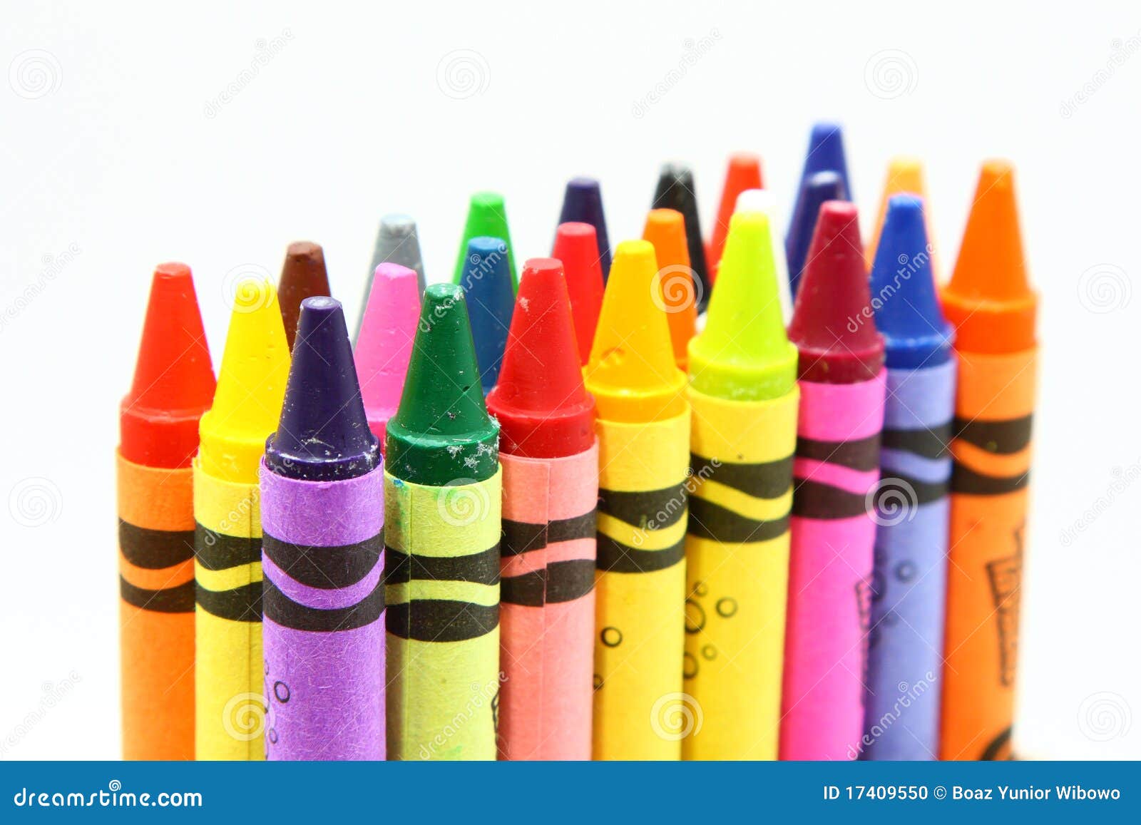 multicolor crayon pencils