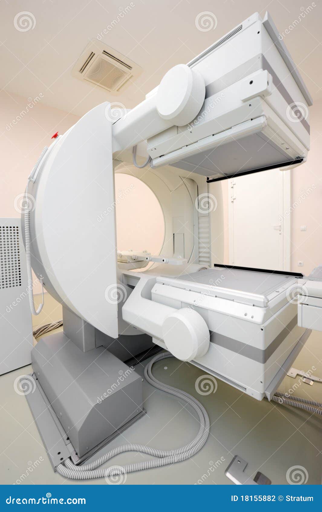 Multipurpose gamma camera stock photo. Image of diagnostics 18155882