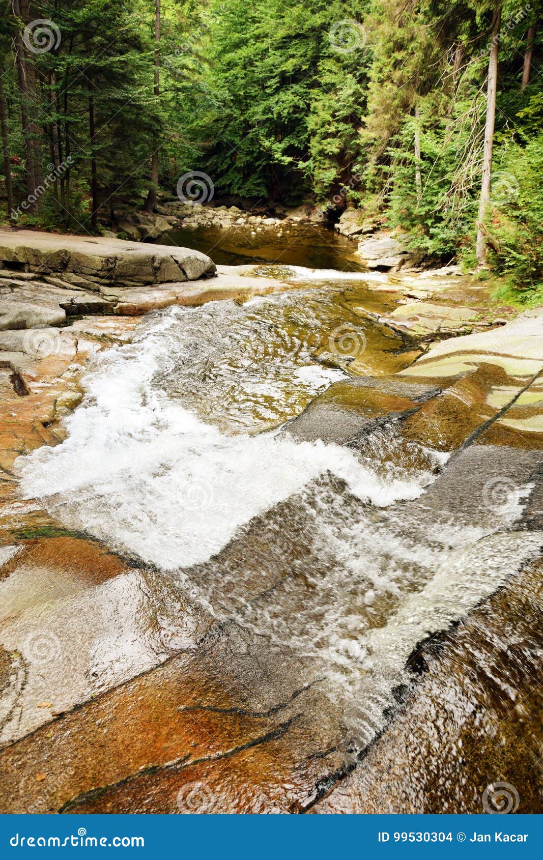 mumlava waterfall in krkonoÃÂ¡e mountains