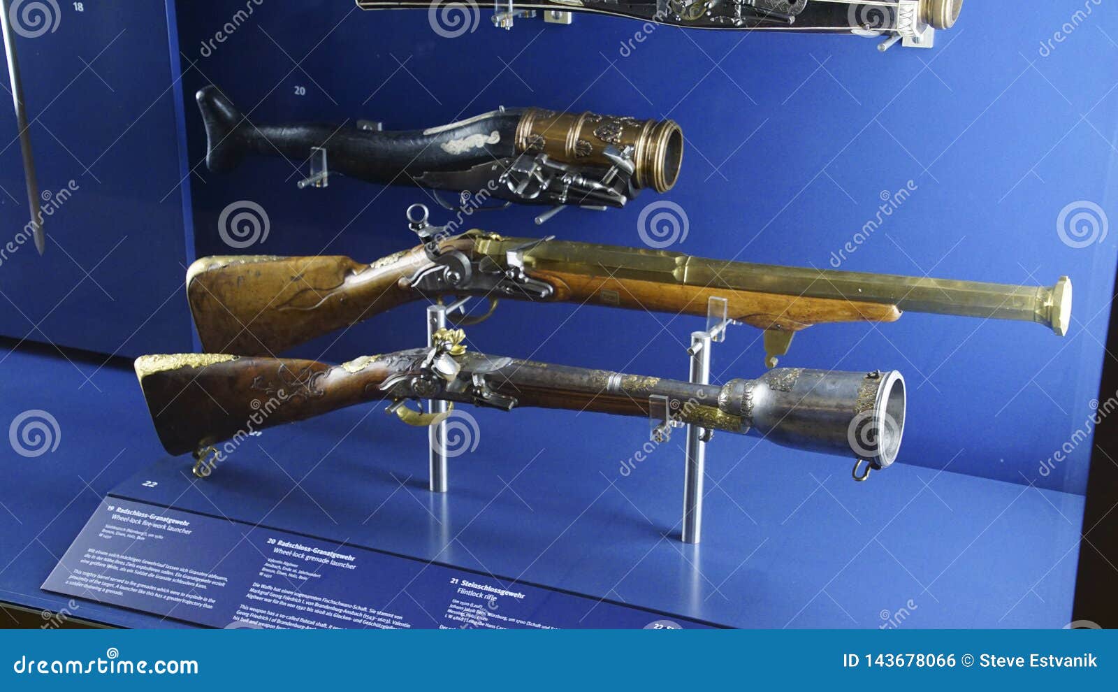 Antique Muskets and Pistols Editorial Photo - Image of antique, pistol ...