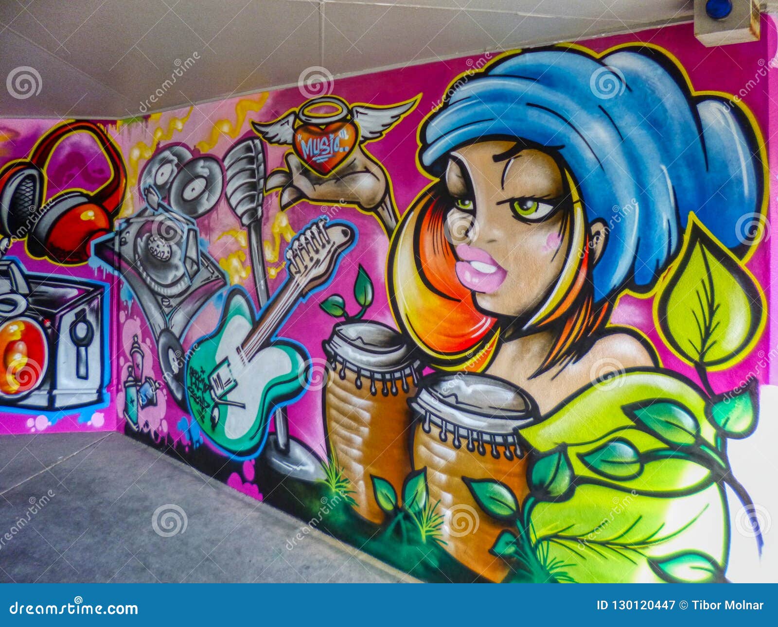 3 556 Graffiti Wall Art Girl Photos Free Royalty Free Stock Photos From Dreamstime