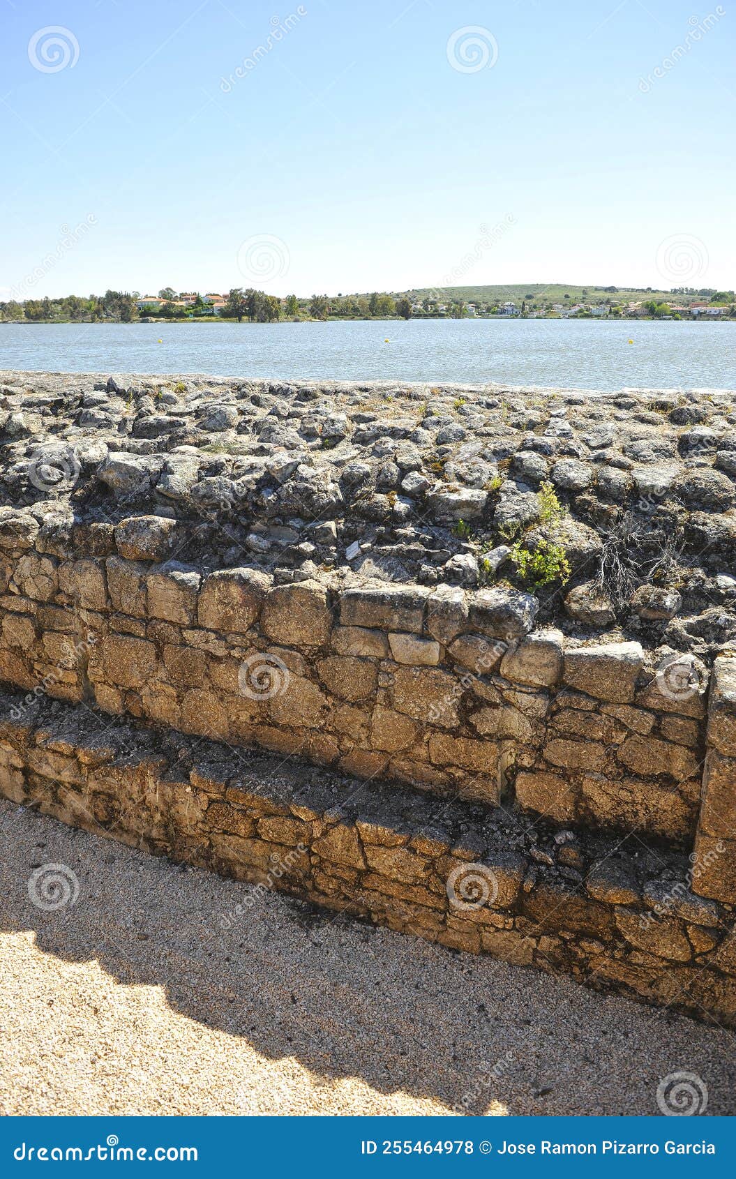 muro de la presa romana de proserpina, provincia de badajoz, espaÃÂ±a