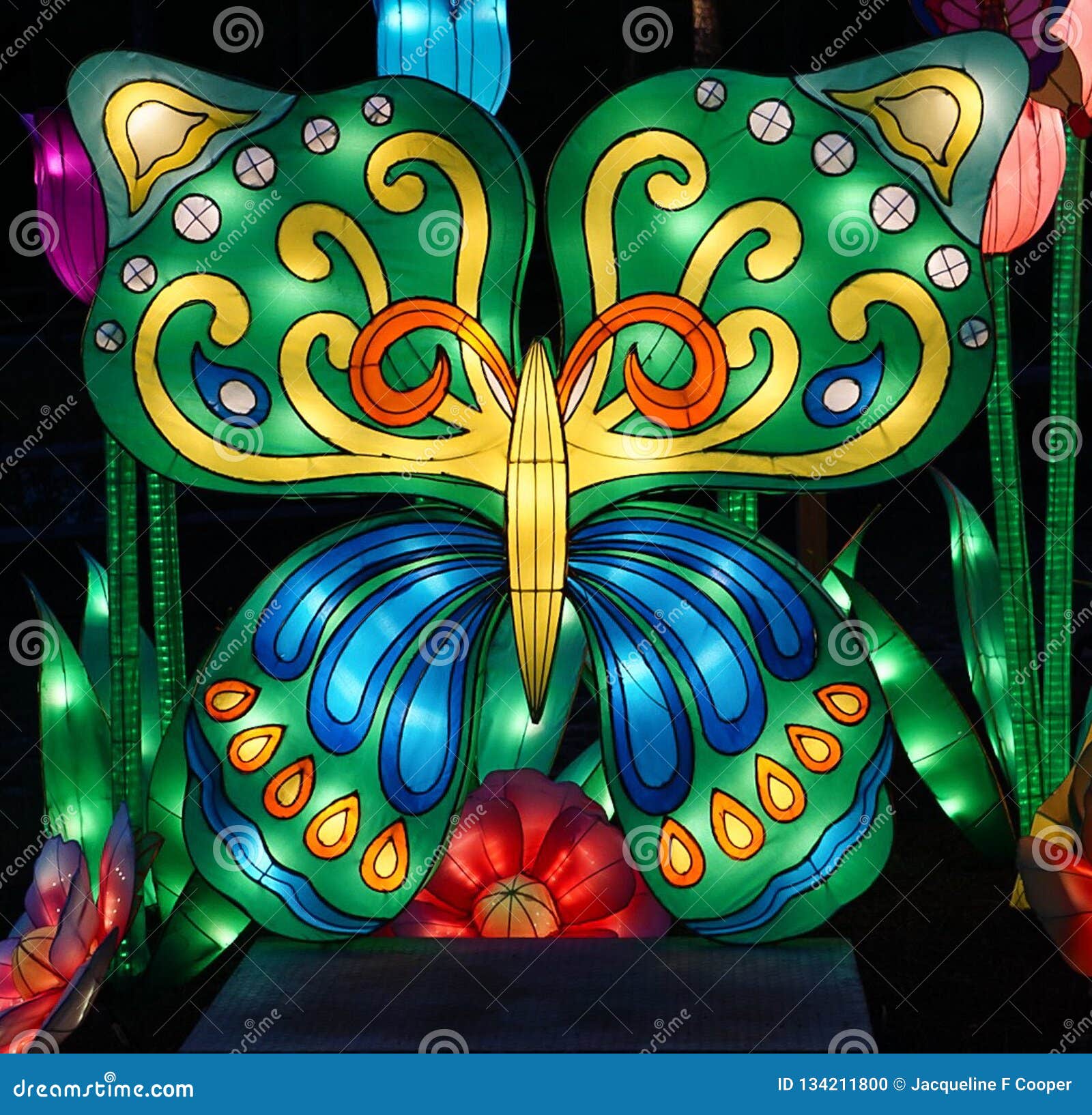 Murrells入口 南卡罗来纳美国 18年7月4日 灯节在brookgreen庭院的murrells入口的 南卡罗来纳编辑类图片 图片包括有 Murrells入口 南卡罗来纳美国 18年7月4日 灯节在brookgreen庭院的murrells入口的 南卡罗来纳编辑类图片 图片包括有