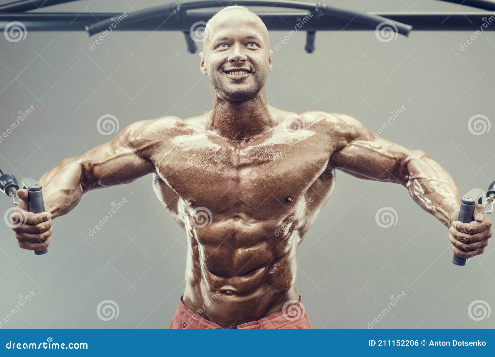 Musculation Homme Athlétique Musculation Photo stock - Image du obliger,  athlète: 211152206