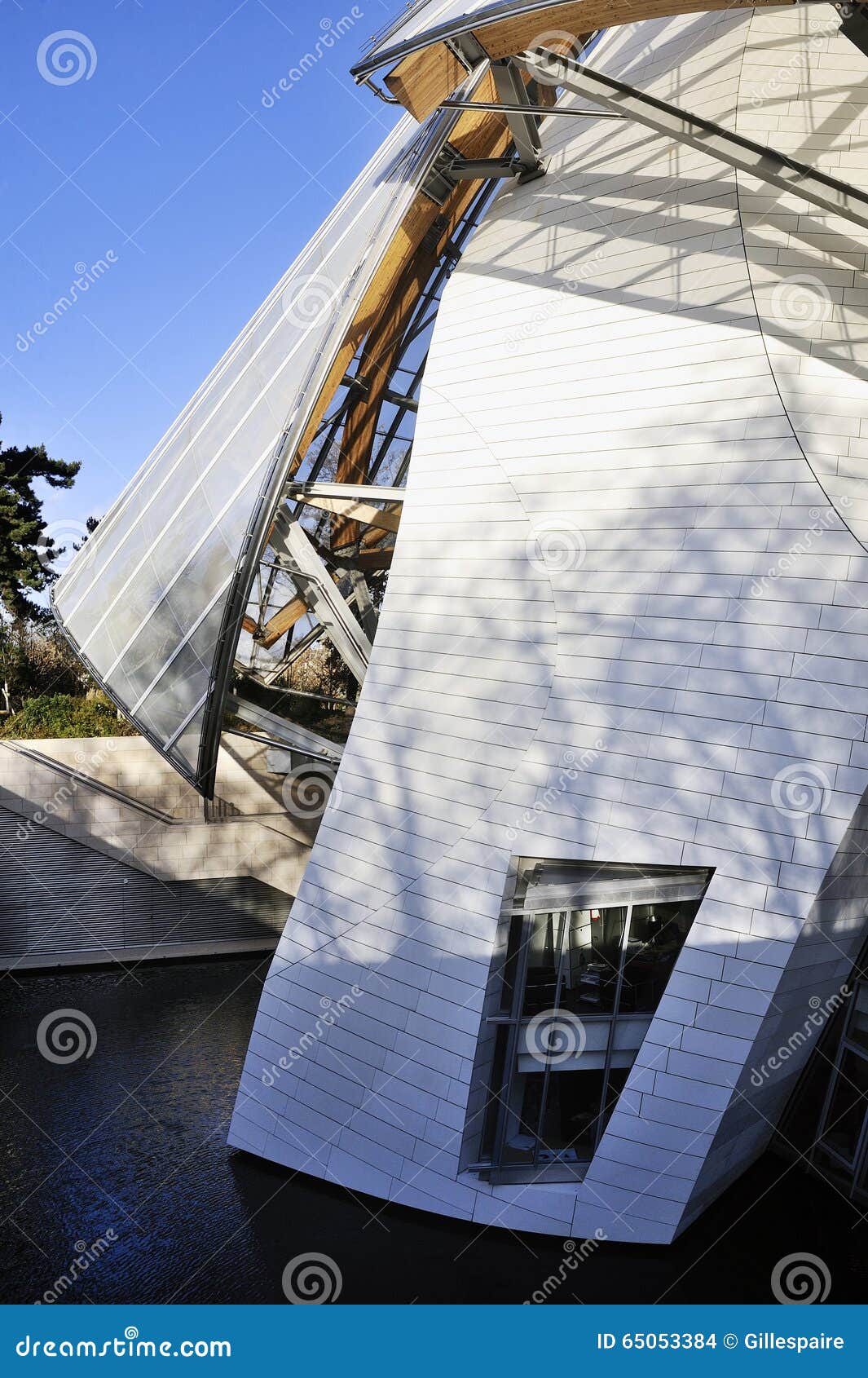 Museum Of Contemporary Art Of The Louis Vuitton Foundation Editorial Stock Image - Image of logo ...