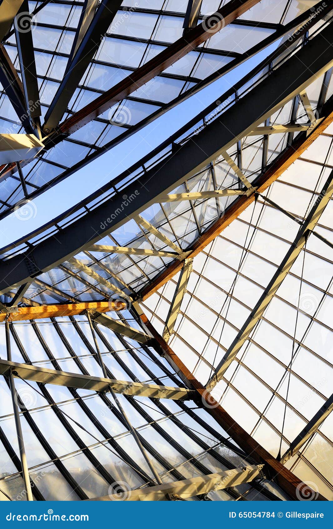 Museum Of Contemporary Art Of The Louis Vuitton Foundation Editorial Stock Image - Image of ...