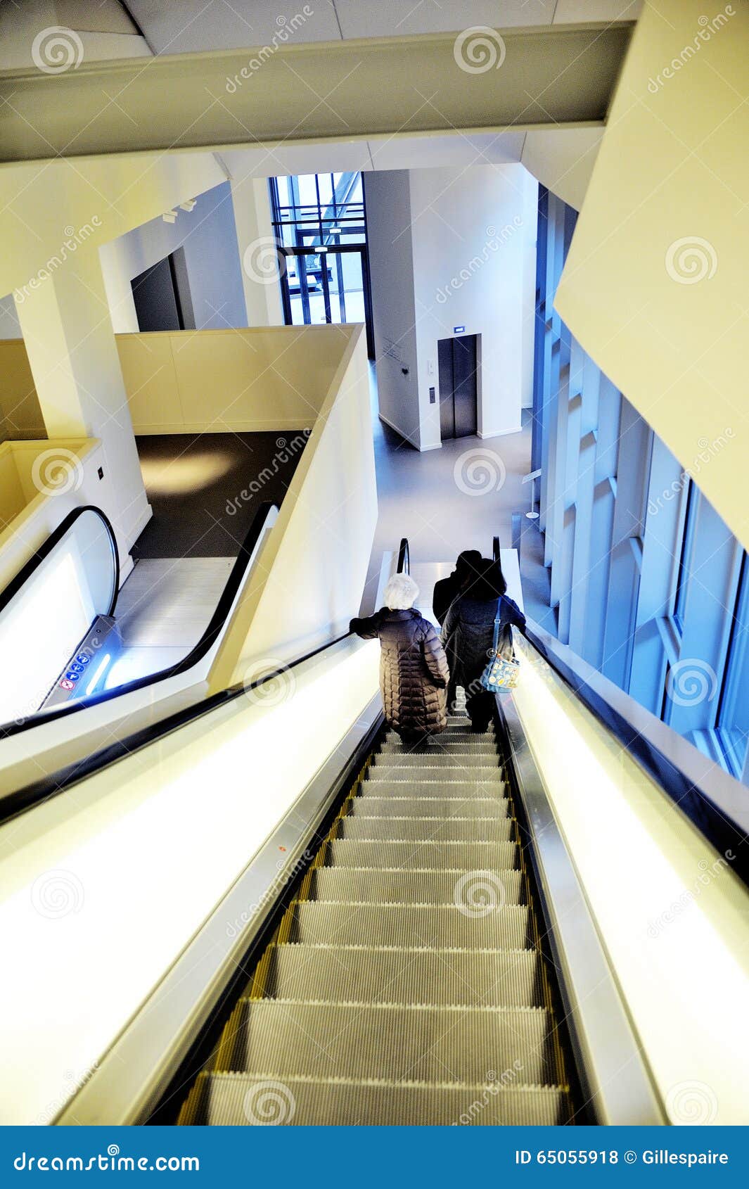 Museum Of Contemporary Art Of The Louis Vuitton Foundation Editorial Stock Photo - Image of ...