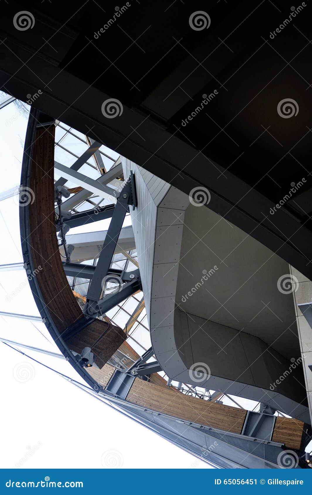 Museum Of Contemporary Art Of The Louis Vuitton Foundation Editorial Photo - Image of cityscape ...