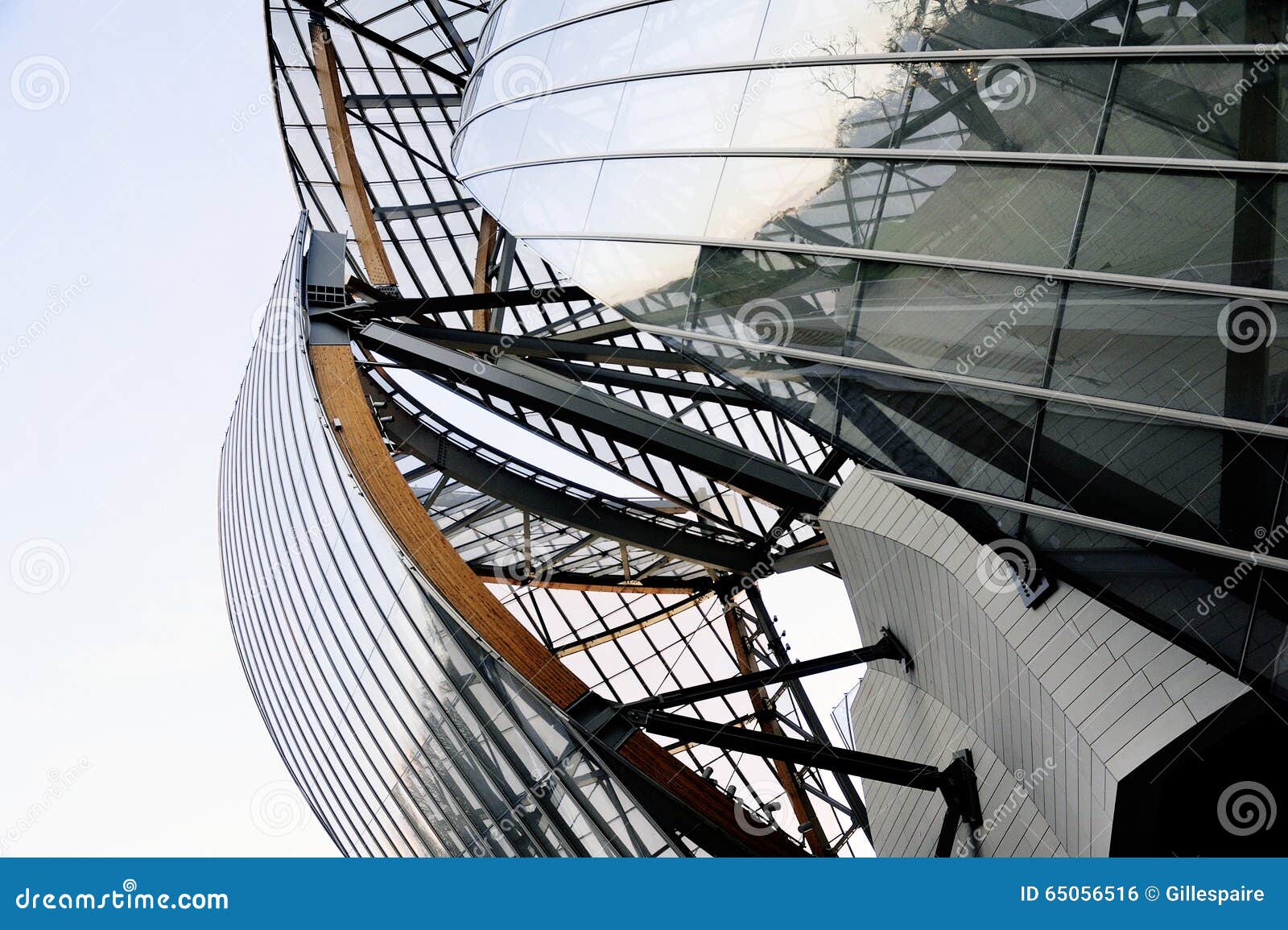 Museum Of Contemporary Art Of The Louis Vuitton Foundation Editorial Photo - Image of ...