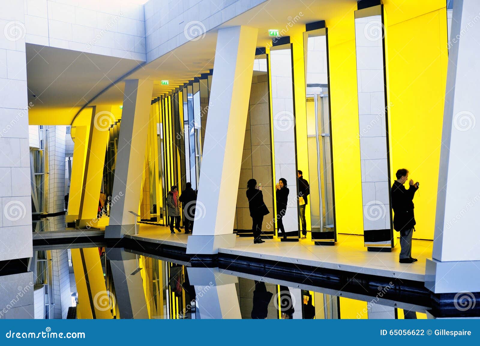 Museum Of Contemporary Art Of The Louis Vuitton Foundation Editorial Photography - Image of ...
