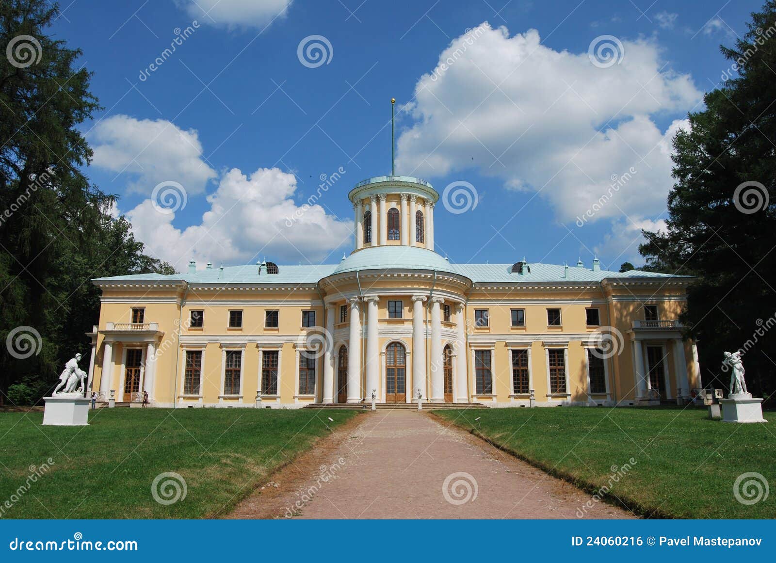 Museum-Estate Of Arkhangelskoye. Stock Photo - Image of museum, autumn ...
