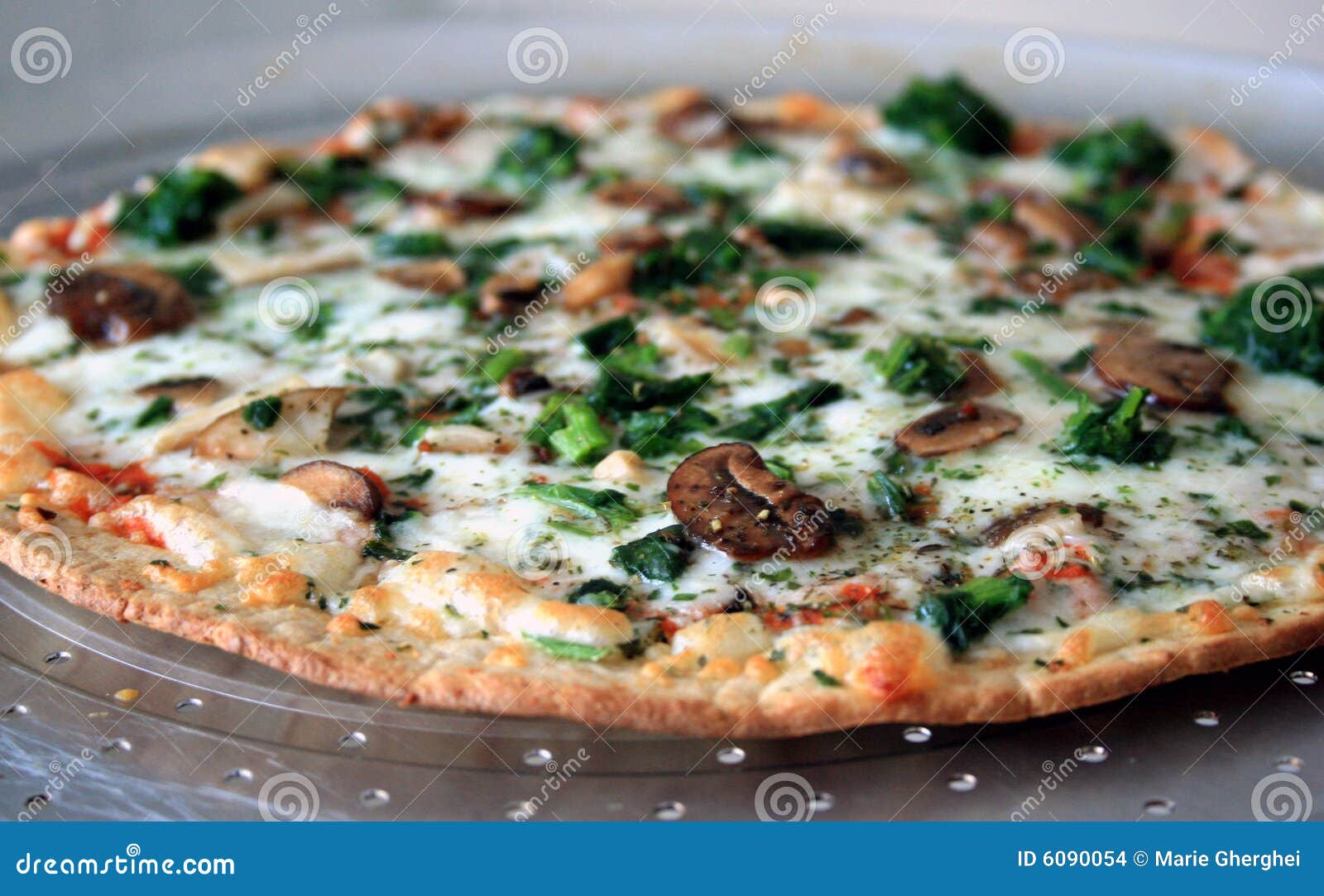 mushroom flatbread recipe of spinach Image Pizza photo. Mushroom stock Spinach
