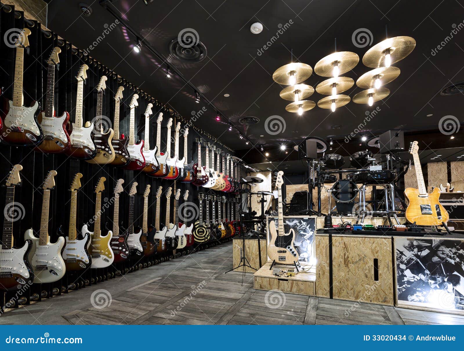Musical Instrument Store Stock Images - Image: 33020434