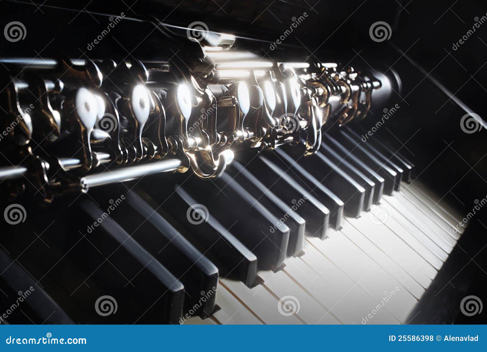 musical instruments piano and oboe