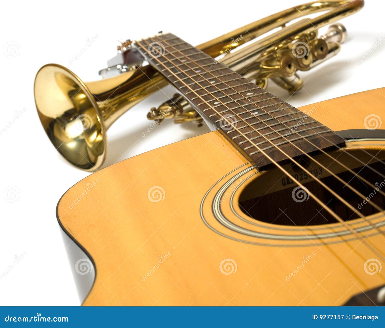 Musique d'instruments image stock. Image du moderne, pompe 9277157