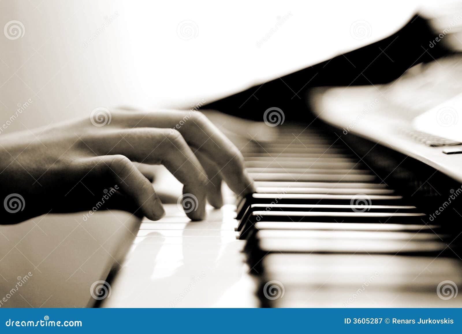 Musique douce de piano image stock. Image du pratique - 3605287