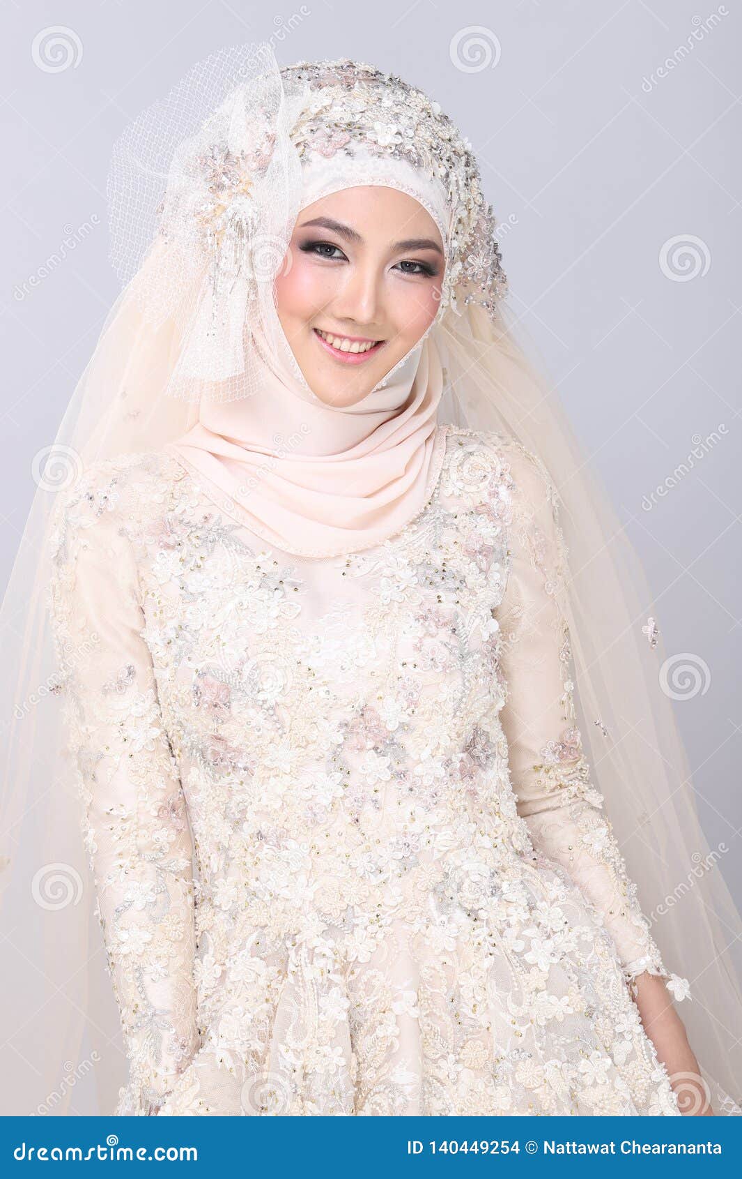 Elegant Hijab Wedding Dresses - Brides & Tailor's Collection