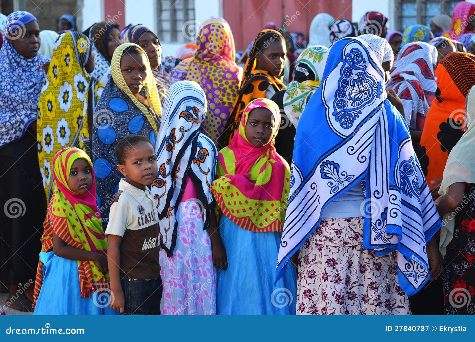 Muslim Wedding Celebration, Zanzibar Editorial Photography Image of dresses, dancing 27840787