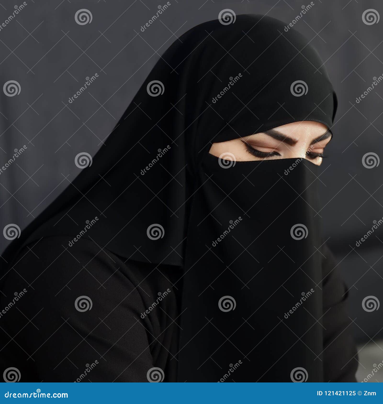 2,962 Niqab Stock Photos