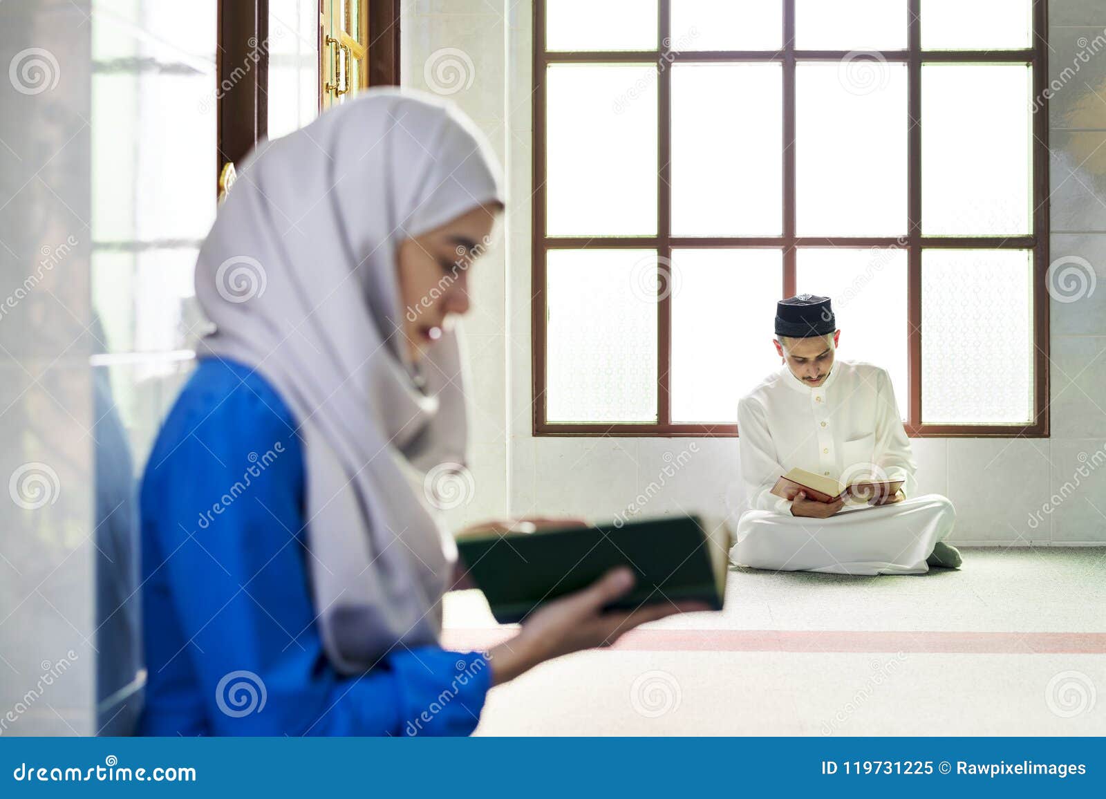 muslims reading from the quran