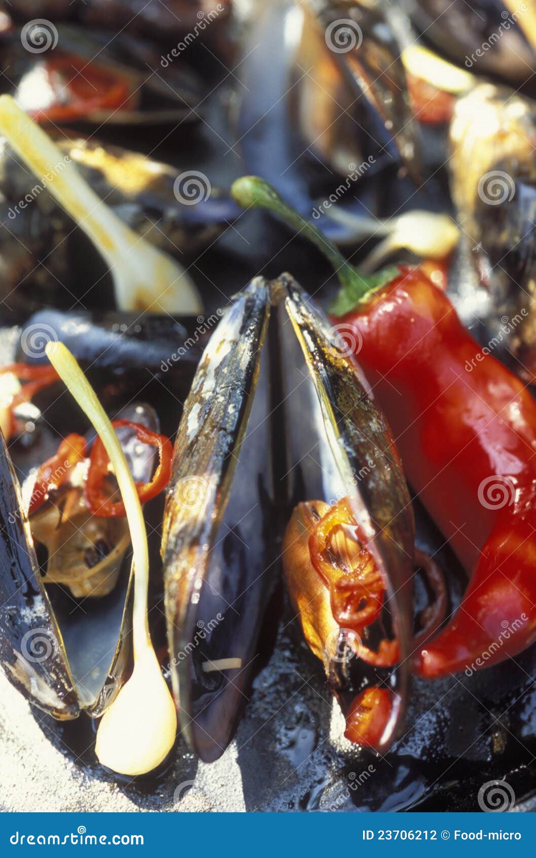 mussels with pepper cooked a la plancha
