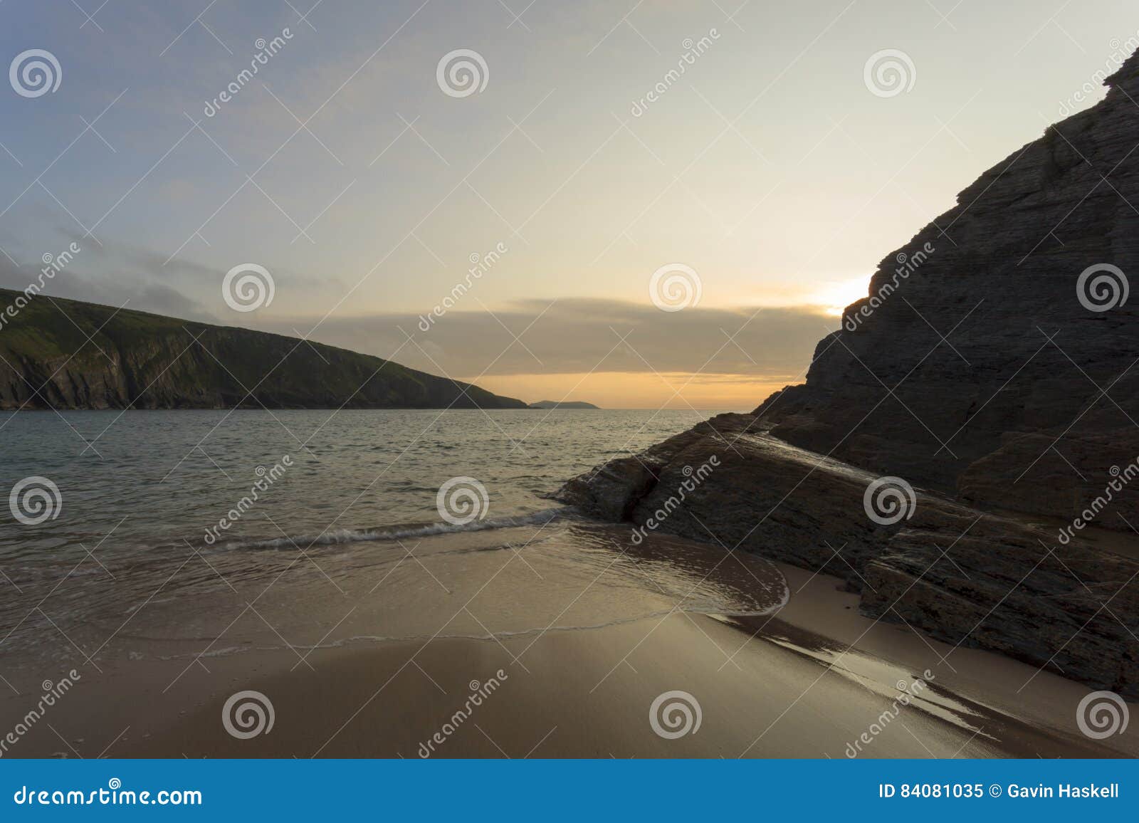 mwnt beach