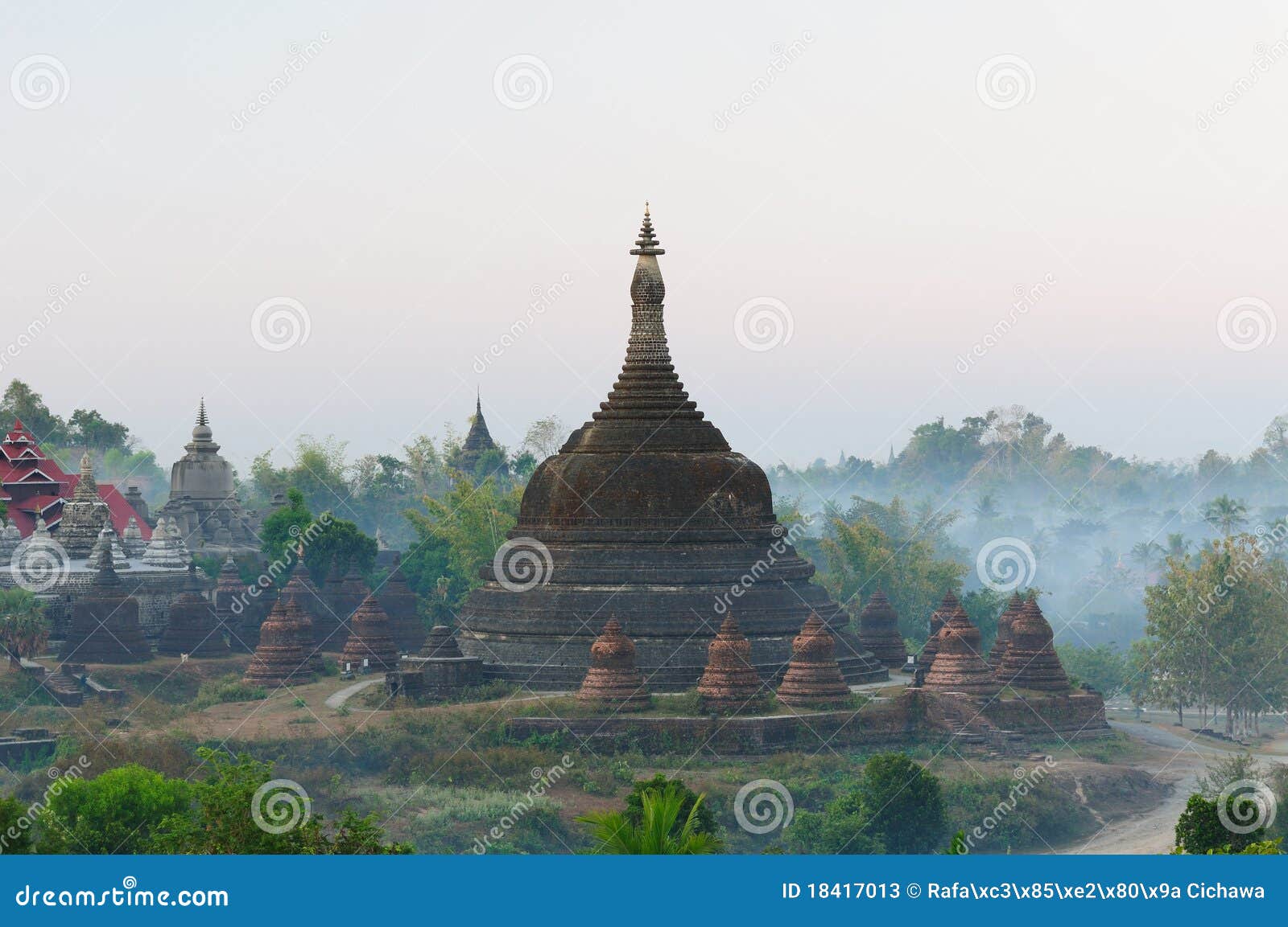 myanmar (burma), mrauk u - ratanabon paya