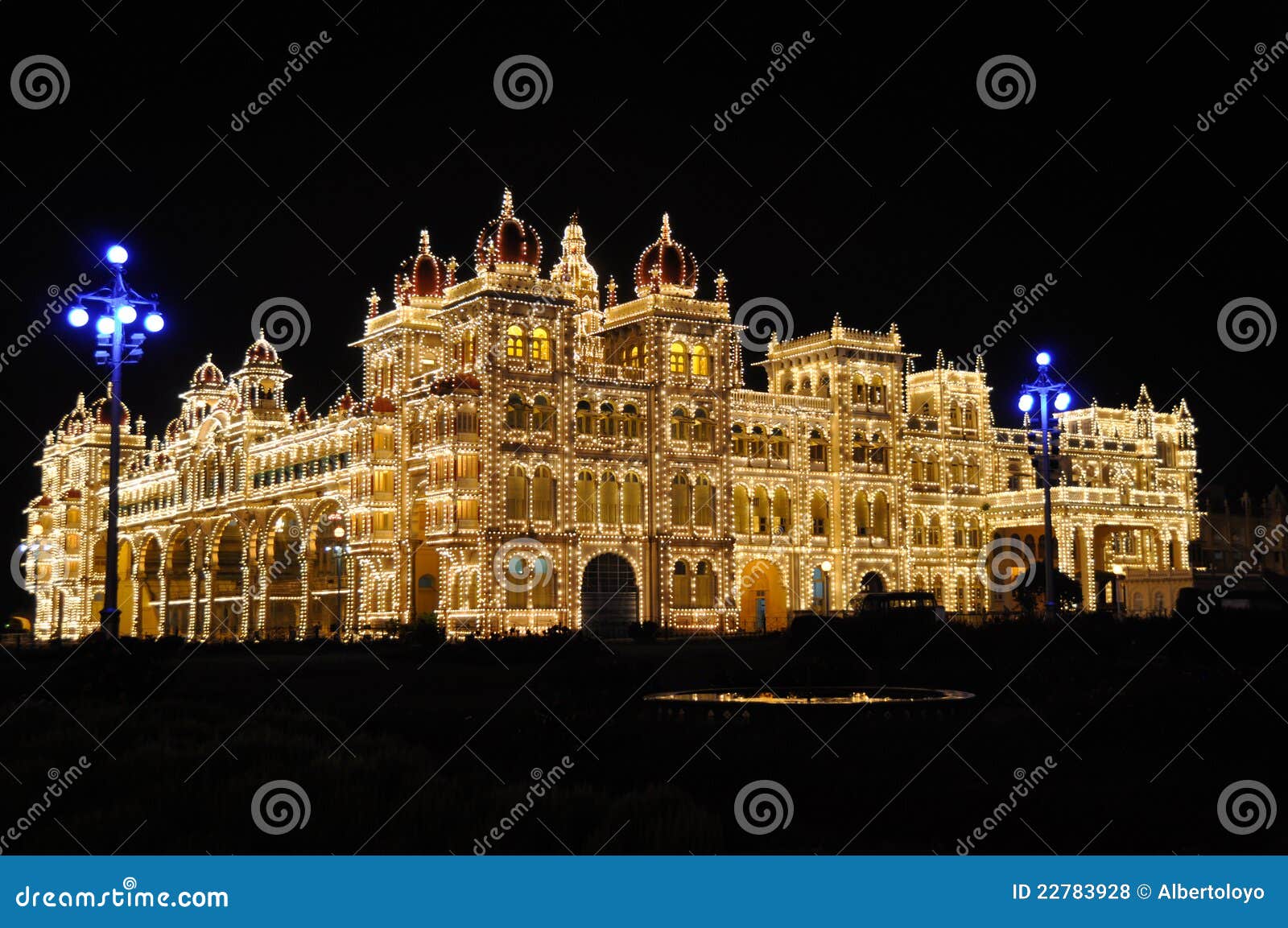 the mysore palace at night