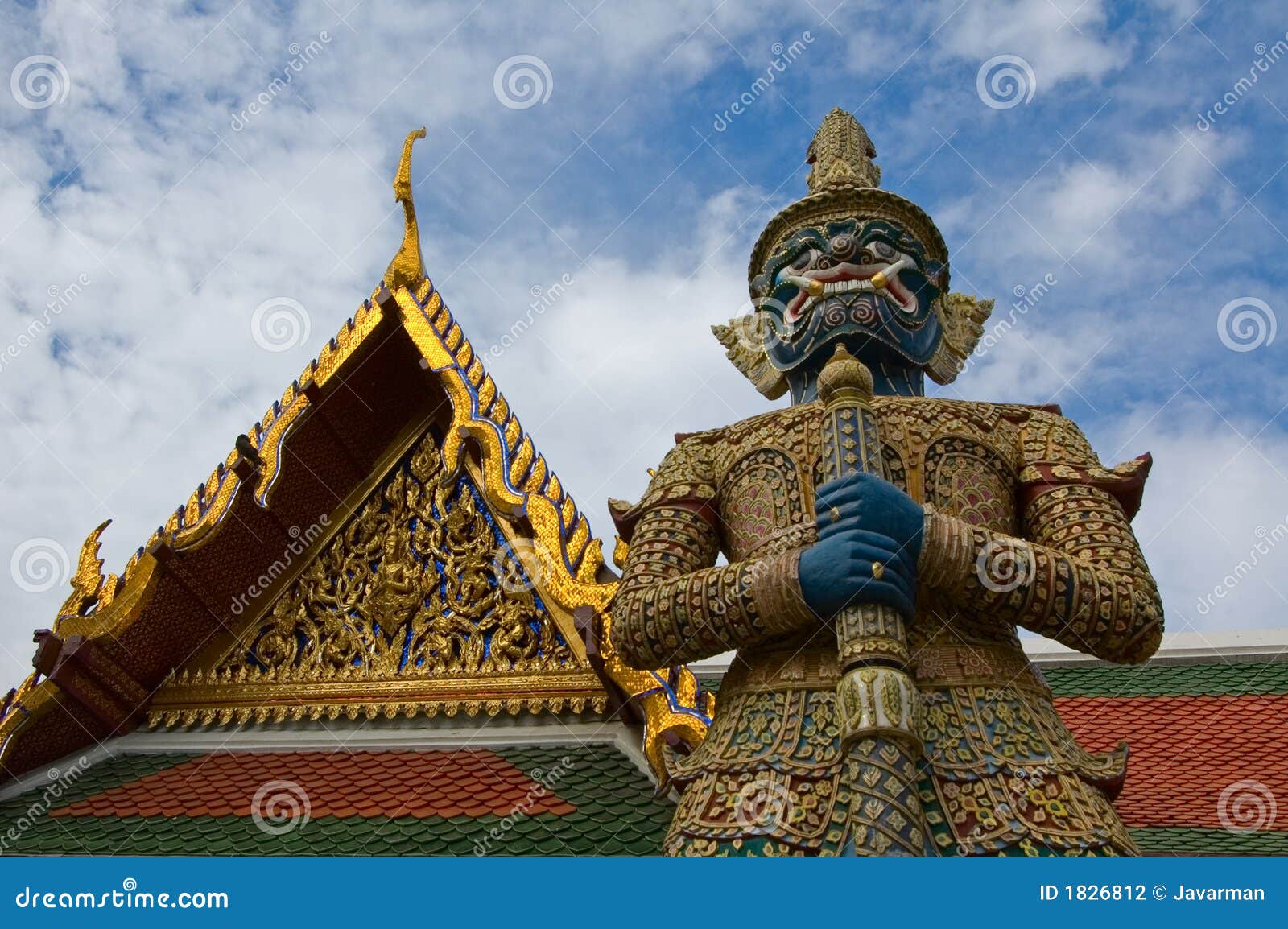 mythical giant guardian at wat phra kaew