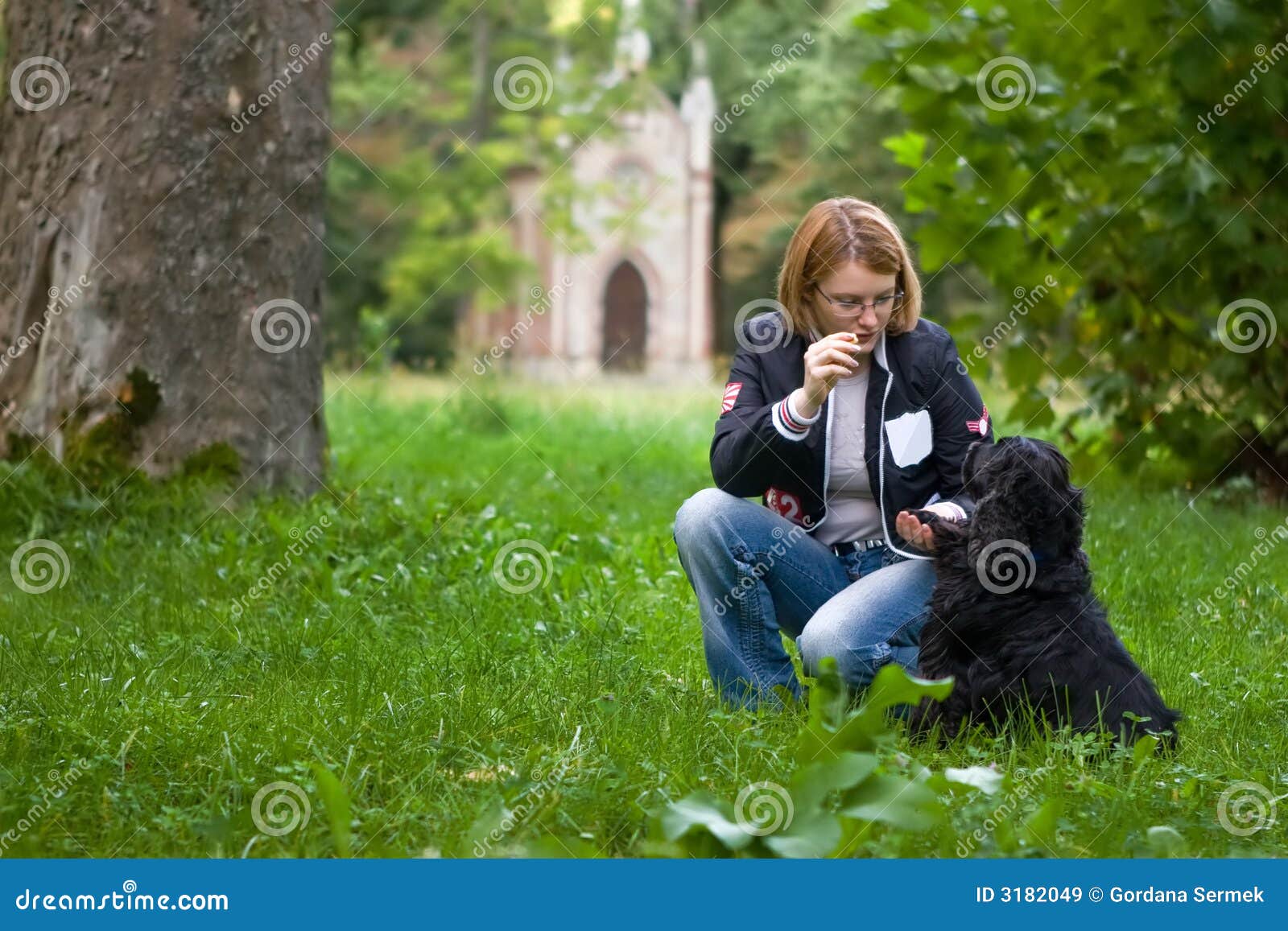 Mädchentraining ihr Hund