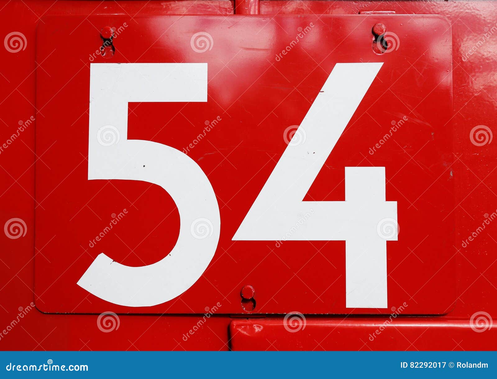 Номер 2 хочу. Цифра 54. 54 Число. Цифра 54 красная. Цифры 54 на Красном фоне.