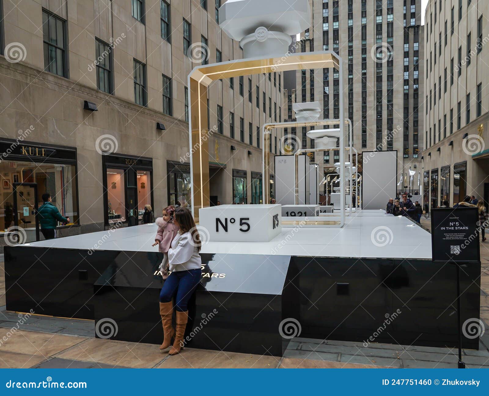 N5 in the STARS Presentation Celebrates 100 Years of an Icon Chanel Number 5  Perfume in Rockefeller Center in Manhattan Editorial Image - Image of deco,  sightseeing: 247751460