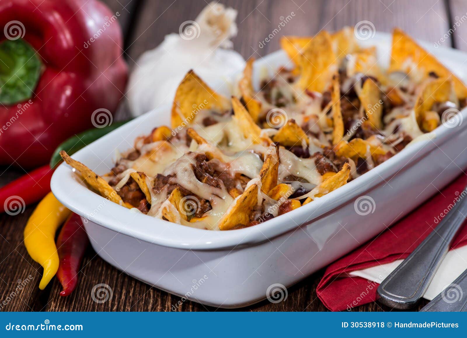 Nachogratin Mit Chili Con Carne Stockfoto - Bild von fleisch, bohne ... Nachogratin Mit Chili Con Carne Stockfoto - Bild von fleisch, bohne ...