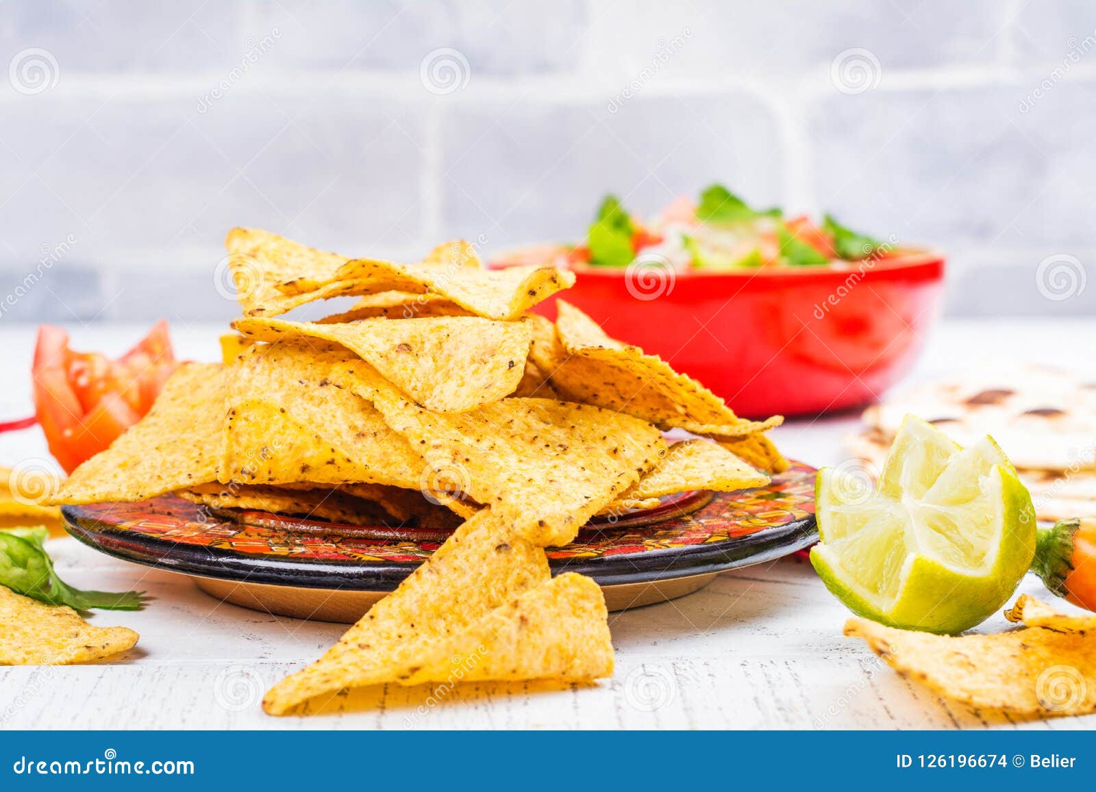 Nachos Mexicanos De La Tortilla Foto de archivo Imagen de placa