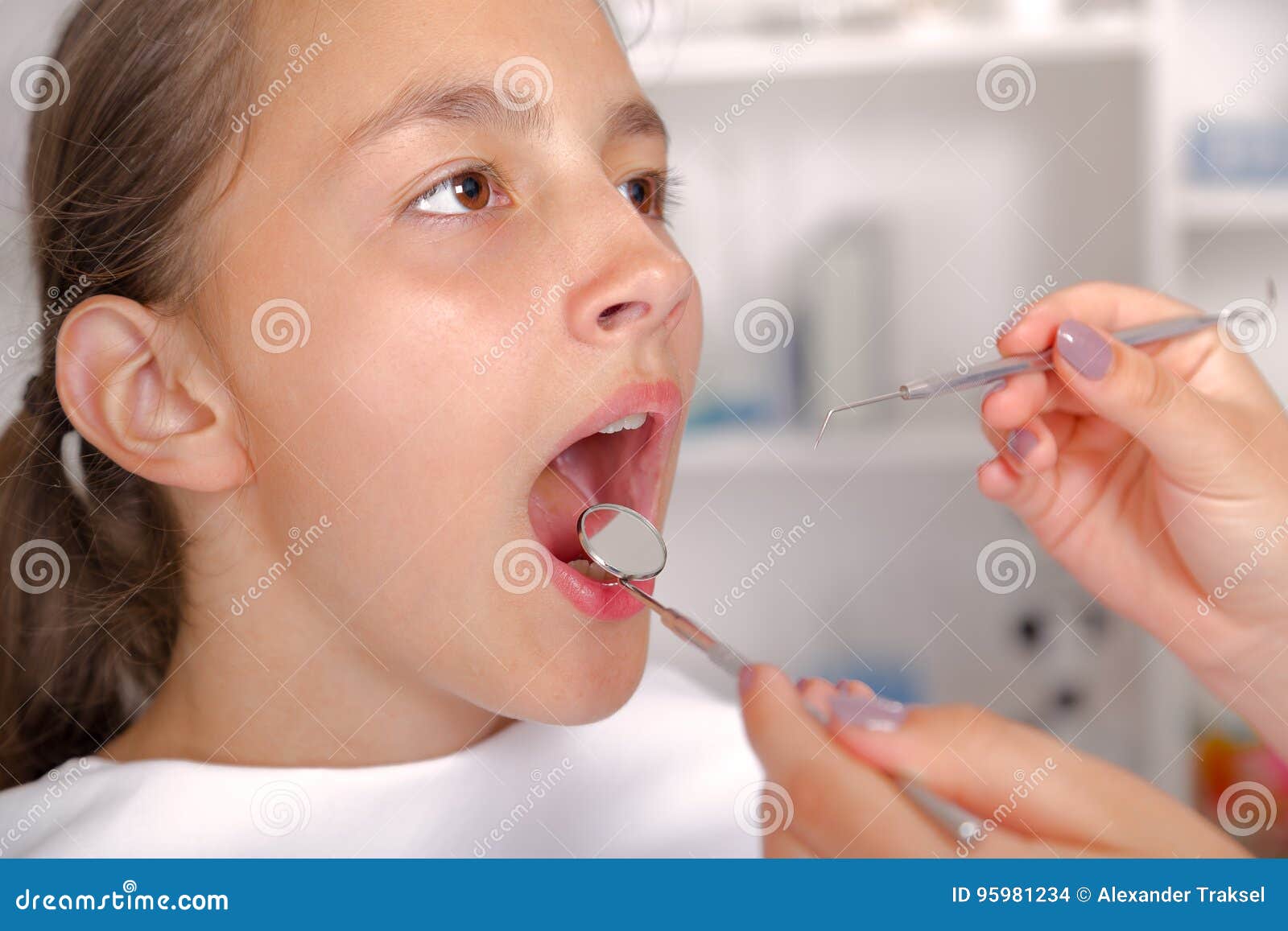 юной девочке сперму в рот фото 34