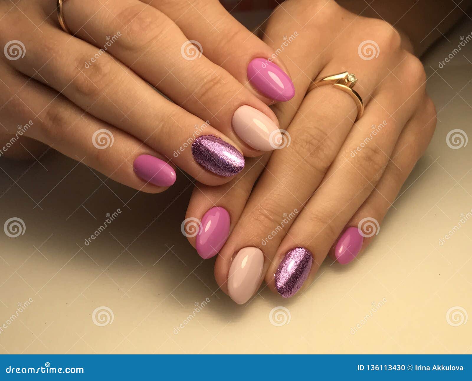 oval nails designs pink