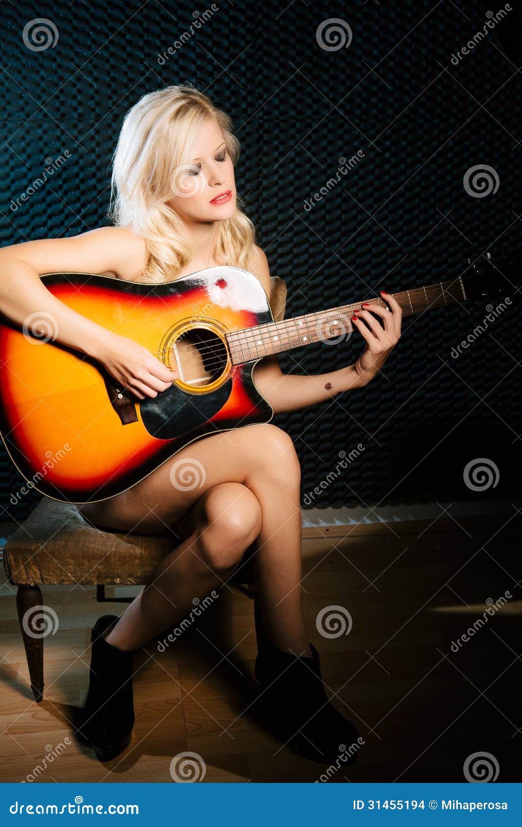 Naked Girls With Guitars