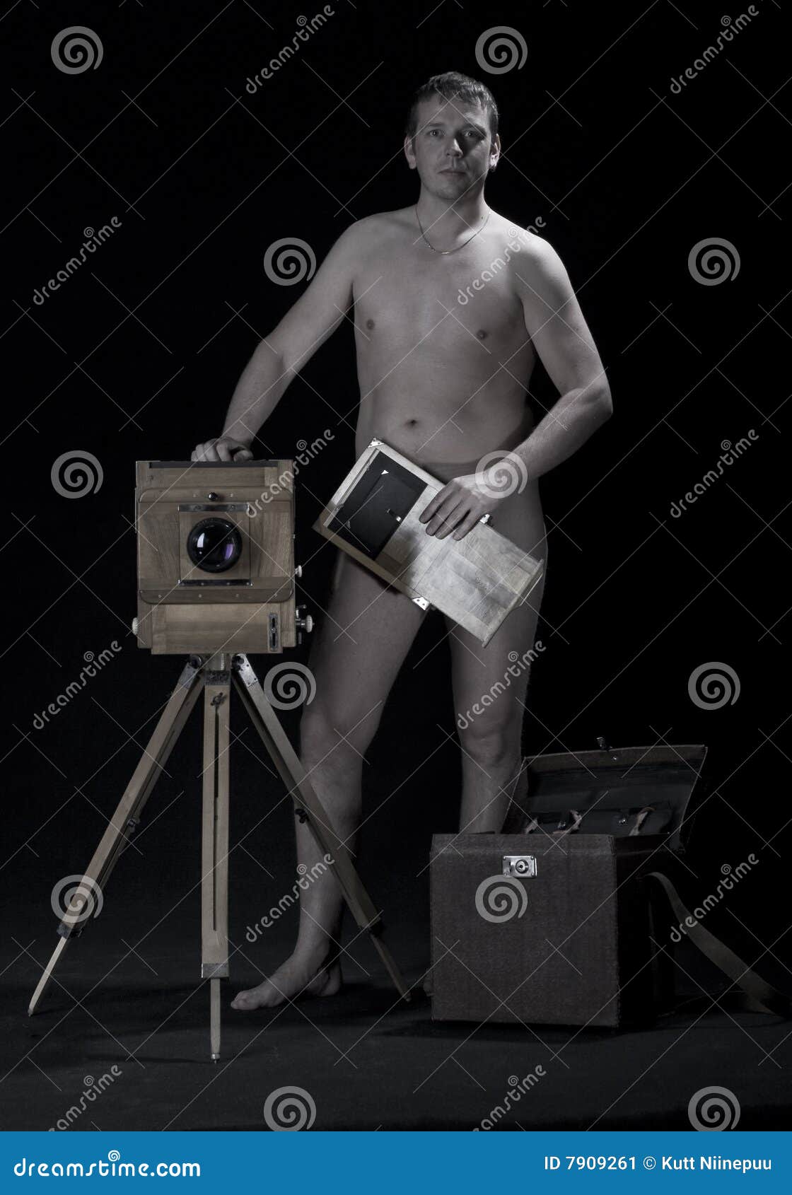 Desnudo And Camera